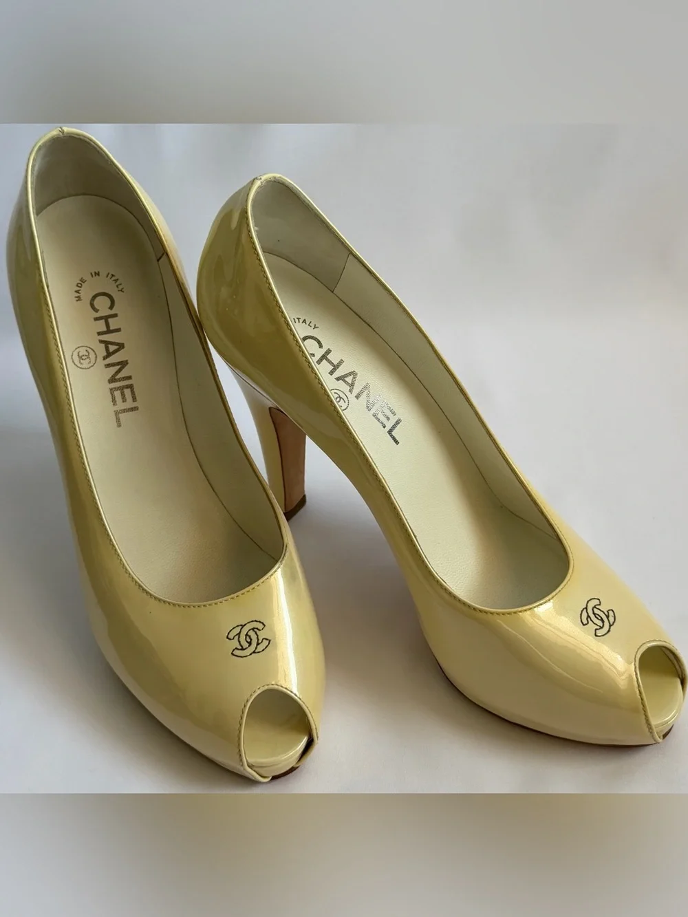CHANEL Pastel Yellow Patent Leather CC Peep Toe Platform Pumps Heels EU 38.5